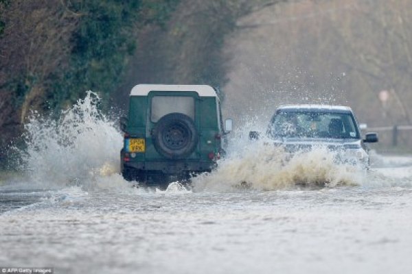 Anglia, lovită de cea mai cumplită furtună din ultimii 20 de ani
